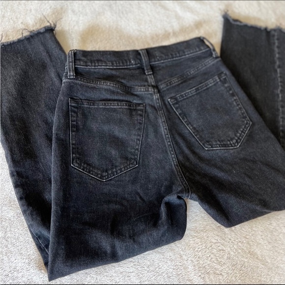 A&F Distressed Ultra High Rise Jeans - Picture 4 of 9